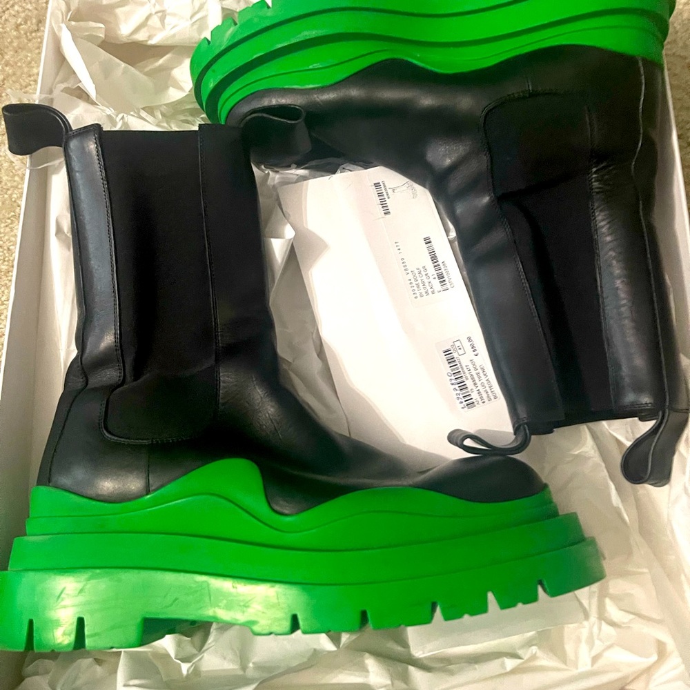 Bottega VENETA Chelsea tire boot worn 3x